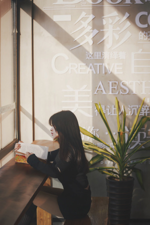 我要上封面-书店-书-女孩-女生 图片素材