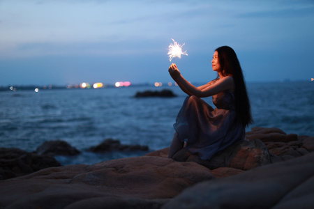 旅拍-暮色-海边-仙女棒-旅行 图片素材