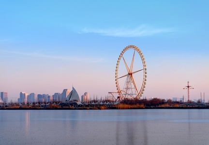 邬霓-城市-游乐设施-摩天轮-游乐场 图片素材