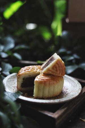 月饼-中秋节-中秋月饼-月饼拍摄-美食拍摄 图片素材