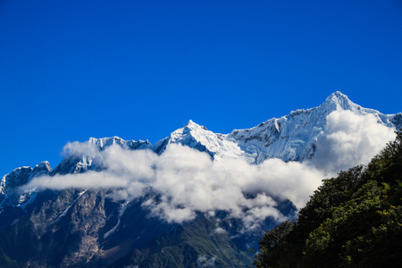 西藏-林芝-南迦巴瓦峰-雅鲁藏布江大峡谷-雪山 图片素材