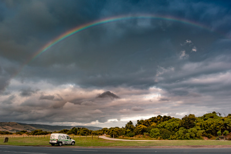 自驾路上-自驾-路上-最美的景在路上-彩虹 图片素材